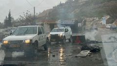 أهالي جبل المكبر يغلقون المداخل الرئيسية للحي تزامناً مع الإضراب الشامل