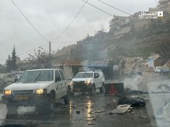 أهالي جبل المكبر بالقدس المحتلة يغلقون المداخل الرئيسية للحي تحسباً لاقتحام قوات الاحتلال البلدة تزامناً مع الإضراب الشامل الرافض لسياسة الاحتلال بهدم منازلهم.
المصدر: القسطل