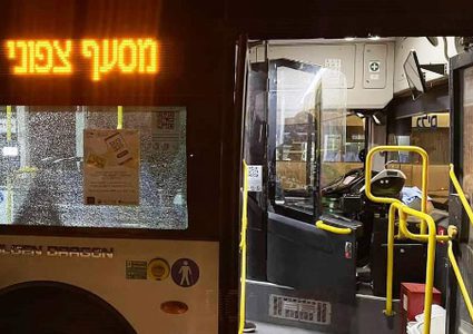 مجهولون يعتدون على المركز الجماهيري في رهط