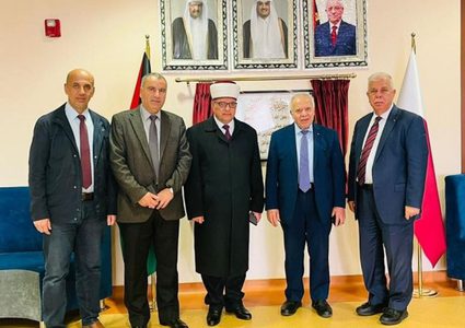 البكري يبحث سبل تعزيز التعاون مع مؤسسات وجمعيات خيرية قطرية