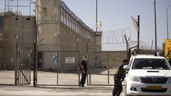 نادي الأسير يحذّر من انفجار الأوضاع داخل السجون