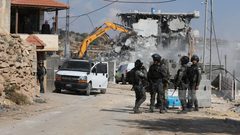 الاحتلال يهدم منزلين في قرية دوما جنوب نابلس