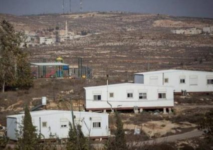 مستوطنون يسيجون اراضي في يانون