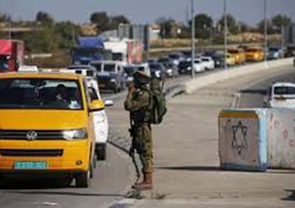 الاحتلال يعيق تحركات المواطنين جنوب جنين