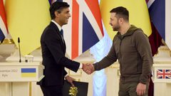 سوناك يبلغ زيلينسكي بأنه يركز على توفير المعدات العسكرية لأوكرانيا