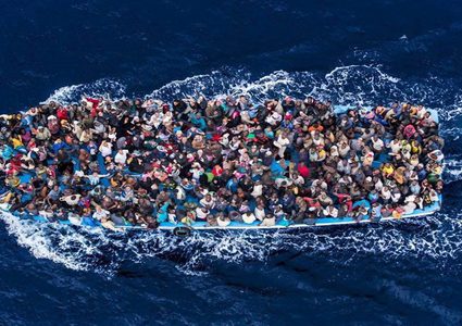 الخارجية تصدر توضيحًا بشأن غرق قارب قرب اليونان