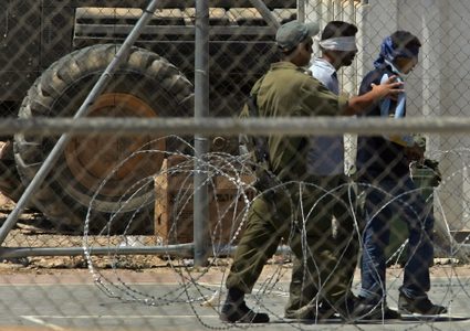 سلطات الاحتلال تحوّل شابا من العيسوية للاعتقال الإداري