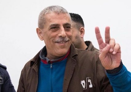 شرطة الاحتلال تقتحم منزل زوجة الأسير وليد دقة