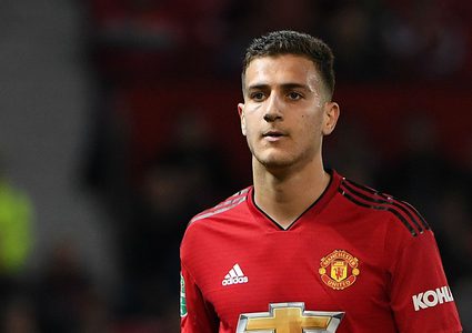 نجم مانشستر يونايتد يحبط مخطط برشلونة