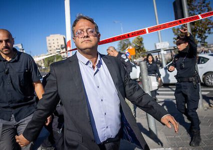 بن غفير يقوم بزيارة أولى لمستوطنات غلاف غزة