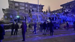 آثار الزلزال المدمر الذي ضرب سوريا وتركيا الذي راح ضحيته أكثر من 500 شخص