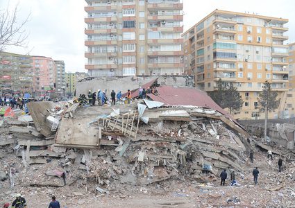 مصرع 36 شخصًا جراء انزلاقات أرضية نتيجة الأمطار الغزيرة في بيرو