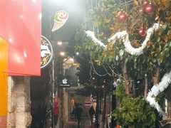 جانب من أجواء المنخفض الجوي في مدينة رام الله،مساء اليوم الثلاثاء.

تصوير: عبدالله عبيد