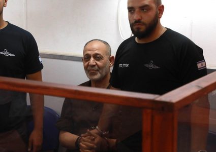 الاحتلال يؤجل محاكمة الأسير بسام السعدي