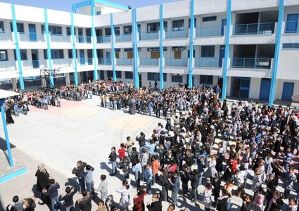 التعليم بغزة تعلن انتظام الدوام المدرسي ليوم غدٍ الخميس