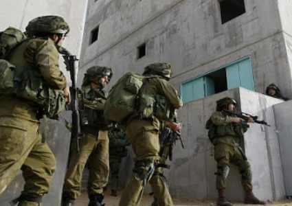 الاحتلال يداهم منزل مواطن في قرية سيريس جنوب شرق جنين