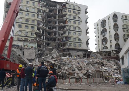 فريق التدخل الفلسطيني في تركيا يواصل عمليات البحث والإنقاذ في ملاطية