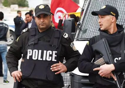 الأمن التونسي يعتقل ناشطا سياسيا