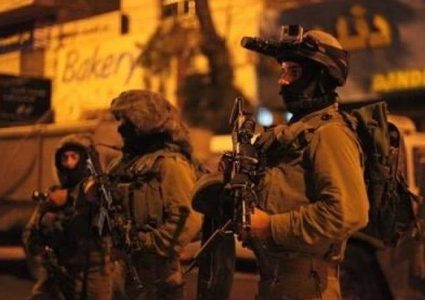 قوات الاحتلال تعتقل 3 مواطنين من القدس وتبعد اخر عن الاقصى