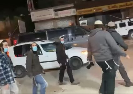 مستوطنون يهاجمون مركبات المواطنين جنوب نابلس