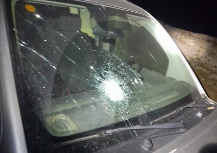 مستوطنون يهاجمون مركبات المواطنين شمال سلفيت