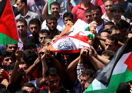 جماهير غفيرة تشيع جثمان الشهيد أمير بسطامي في نابلس