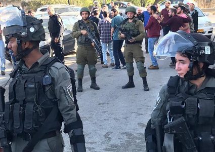 مستوطنون يتعمدون عرقلة المسيرة التعليمية في قلقيلية