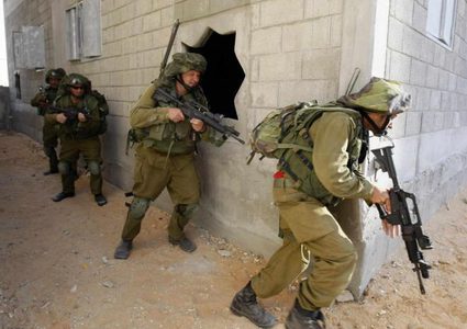 الاحتلال يداهم عددا من المنازل غرب سلفيت