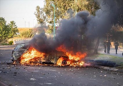 مستوطنون يحرقون مركبة في عوريف جنوب نابلس