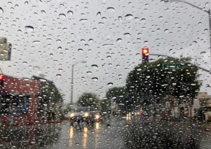 الطقس: انخفاض على درجات الحرارة وأمطار متفرقة