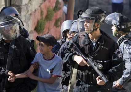 سلطات الاحتلال تمدد توقيف طفل من  بلدة سلوان