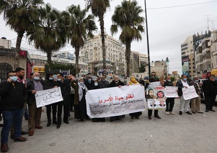 وقفة إسناد للأسرى في سجون الاحتلال في الخليل