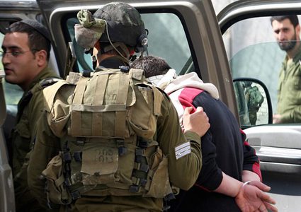 الاحتلال يعتقل 24 مواطنا من الضفة غالبيتهم من الخليل (محدث)