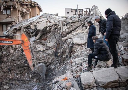 حصيلة ضحايا زلزال شرق المتوسط ترتفع لنحو 44 ألفا وعمليات الإنقاذ تتراجع