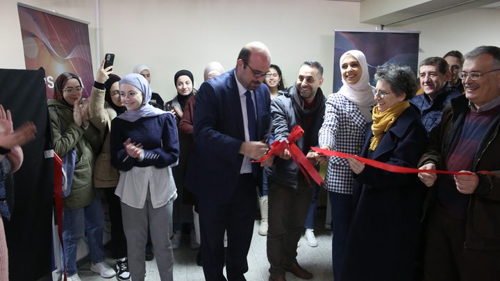 افتتاح معرض الخدع البصرية ضمن أسبوع فعاليات "سابا" في قسم الفيزياء