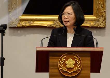 رئيسة تايوان تؤكد أن بلادها ستعزز الروابط العسكرية مع الولايات المتحدة