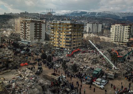 7 قتلى ومئات الجرحى في تركيا وسوريا جراء الزلزال الجديد