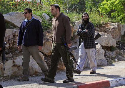 أريحا:مستوطنون يمنعون المواطنين من الخروج من مساكنهم في المعرجات