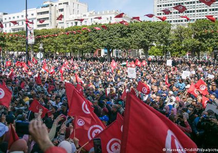 حملة الاعتقالات غير المسبوقة تتسع في تونس