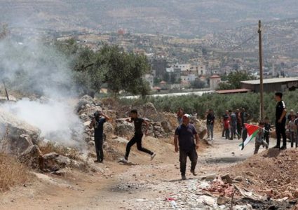 إصابات خلال مواجهات مع الاحتلال في بيت دجن وبيتا