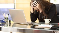 خمسة أطعمة لتقليل الشعور بالاكتئاب الموسمي