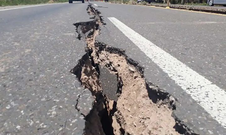 زلزال يضرب ساحل بابوا غينيا الجديدة بقوة 6.2 درجة