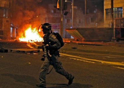 إصابة أفراد عائلة بالاختناق جراء اعتداء الاحتلال عليهم شمال رام الله