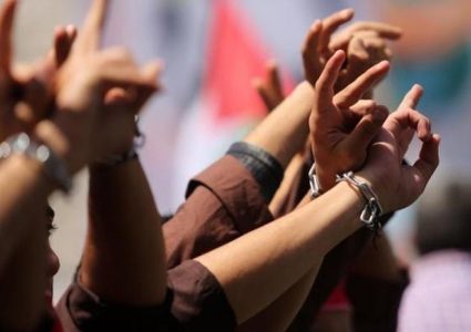 حكومة الاحتلال تصادق على مشروع قانون يجيز إعدام أسرى فلسطينيين