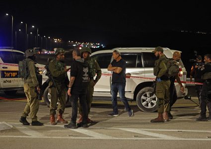 إصابة مستوطنين، مساء اليوم الإثنين، في عمليتي إطلاق نار قرب أريحا