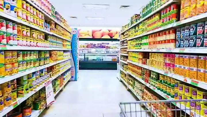 لبنان يعتمد تسعير المواد الغذائية بالدولار