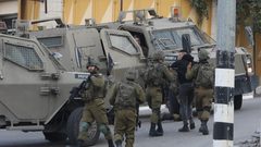 الاحتلال يصيب 3 مواطنين ويعتقل أحدهم خلال اقتحام مخيم عقبة جبر (محدث)