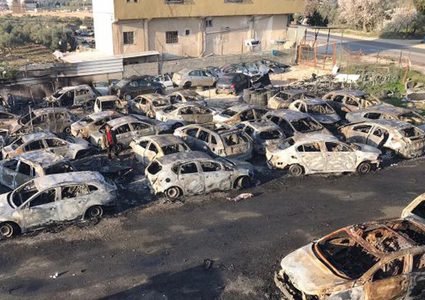 النقل: تعويض المتضررين من اعتداءات المستوطنين في حوارة سيبدأ فور حصر الأضرار