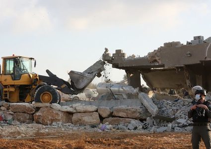 الاحتلال يهدم منزلًا في الخليل