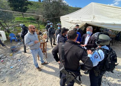 الاحتلال يعتدي على المواطنين في خيمة إسناد في سلوان